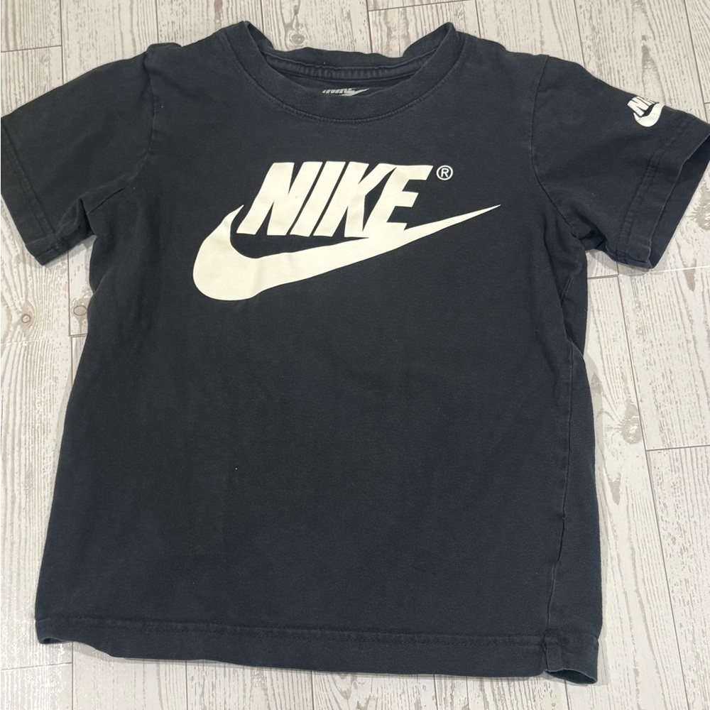 Boys size 7 Nike top